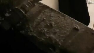 贵在真实，色胆包天公寓房趴气窗偷拍，多位小姐姐洗澡，都是苗条型的，还有大奶子高颜值，爽歪歪1