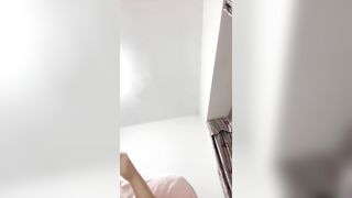 6月新品，一线天粉屄精神小妹【梨花诗】下海福利，道具自慰，水狂喷1