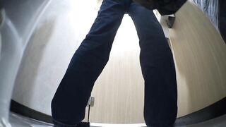 精品厕拍③，美女多多商场女厕真实偷拍，超多小姐姐入镜，后位近景大白屁股像坐在镜头上一样12