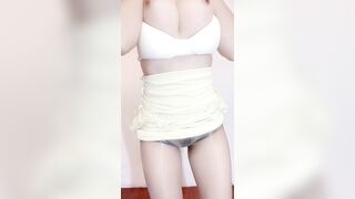 最新快手爆料，高挑女神级白皙御姐【洁宝宝】定制福利，高跟丝袜自X揉奶骚躯扭动