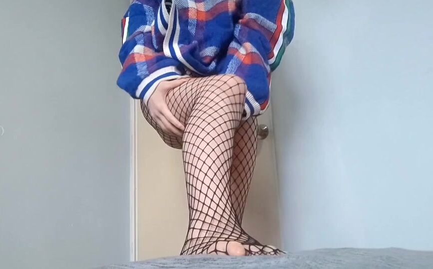 7月新品，大神【网调加约炮】线上忽悠玩弄学生妹，贫乳白嫩大学生居家各种自慰全裸展示2