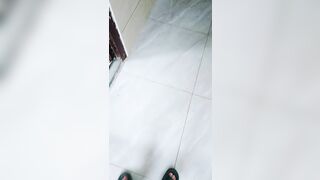 【剧情演绎】超骚的大奶骚货勾引炮友 边看片边帮其打飞机，主动骑乘摇曳肏屄