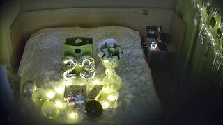 七月最新酒店偷拍 骚妹为男友23岁庆生布置浪漫现场也把自己包装好送他穿上情趣丝袜做爱17