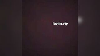 2025年7月，真实东北韵味少妇，【终于你】，白天家里没人客厅脱光，晚上趁老公睡着又偷偷直播收费