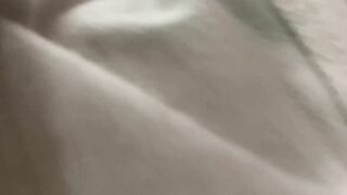 剧场老板和美女员工在杂物间偷情 各种姿势露脸啪啪还是一个无毛的小嫩B