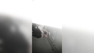 大神潜入办公楼女厕近距离贴B拍6位美女同事的各种鲍鱼1