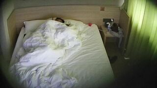 酒店精品✅健身肌肉猛男和背奢侈品LV包的美女激情做愛