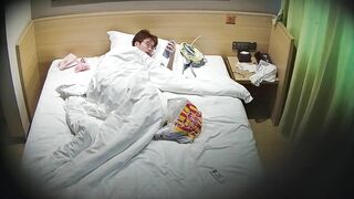 酒店精品✅校園情侶饑渴開鍾點房瘋狂做愛9