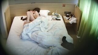 酒店精品✅校園情侶饑渴開鍾點房瘋狂做愛9