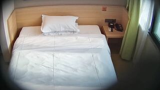 酒店精品✅校園情侶饑渴開鍾點房瘋狂做愛13