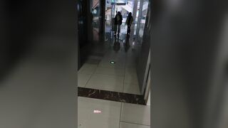 大神潜入购物中心女厕❤️近距离偷拍14位美女的各种鲍鱼9