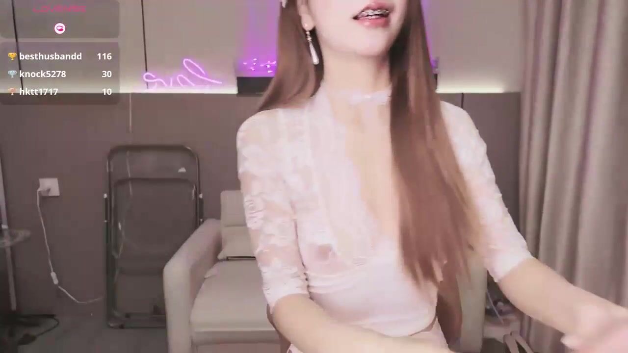 ST-932【尤物女神歸來 Kiki-2025】最新抽插噴水大尺度合集6