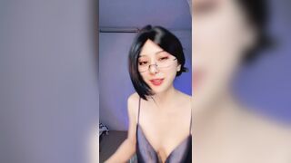 7月新品，极品舔屏阿黑颜女神【蘸点蜜桃酱】门槛福利，太懂男人了，口活技术一流，高潮脸道具深喉3