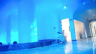 洗浴中心内部员工偷拍 众多的小姐姐洗澡换衣服