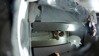 火锅店女厕全景偷拍多位美女食客 还有一位喝多的小姐姐一不小心摔倒了