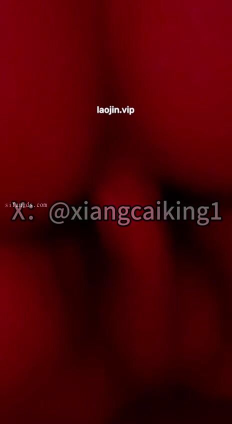 2025年8月最新，花臂原创大神，【身高两米的香菜】，3P约啪各式女神，少妇的两个洞洞就没空闲过，娇喘阵阵2