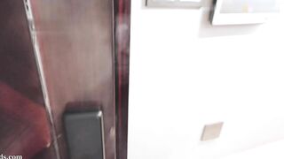 小巧芋艿taro 去闺蜜家住，却在半夜偷偷爬上闺蜜男友的床_