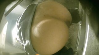 大神潜入办公楼女厕全景贴B偷拍❤️极品御姐的粉嫩美鲍鱼