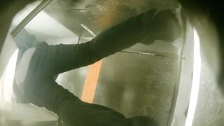 大神潜入办公楼女厕全景贴B偷拍❤️极品御姐的粉嫩美鲍鱼