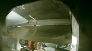 大神潜入办公楼女厕全景贴B偷拍❤️极品御姐的粉嫩美鲍鱼1