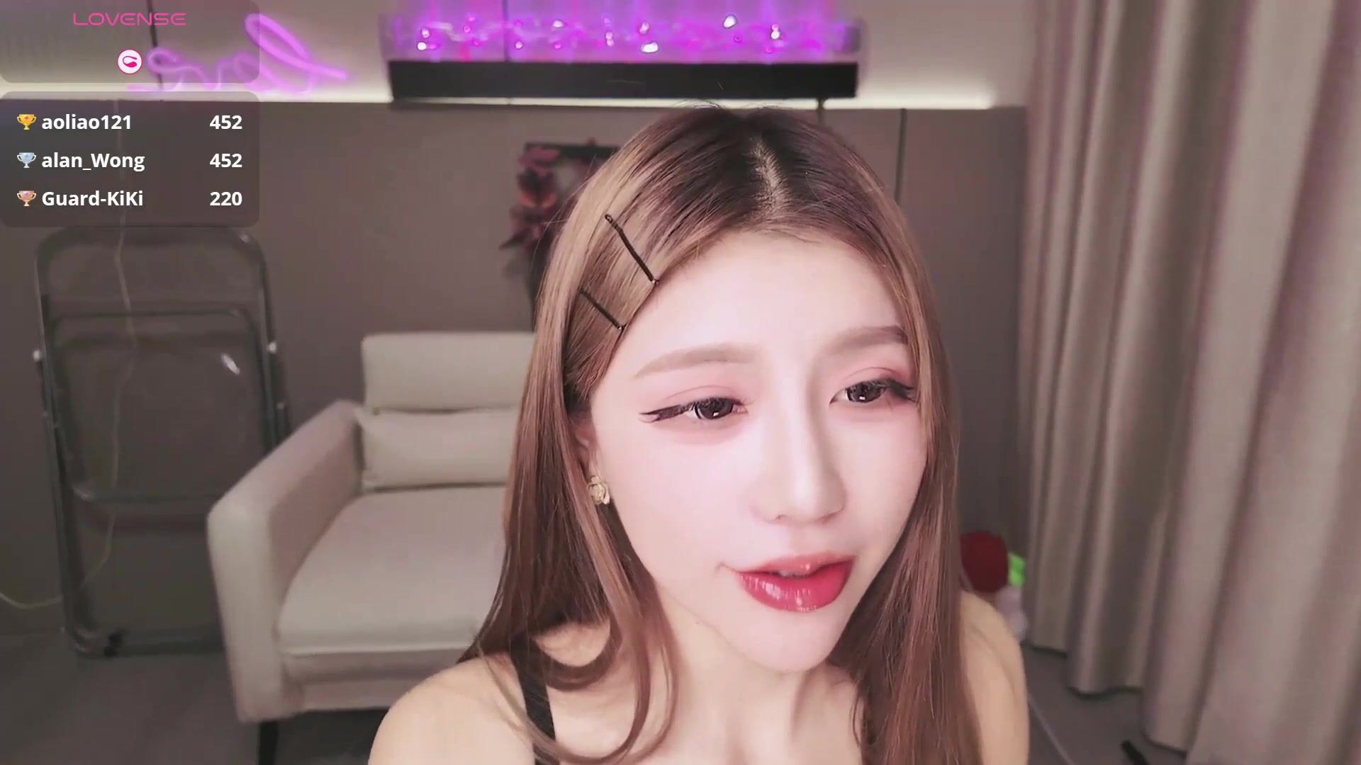 ST-932【尤物女神歸來 Kiki-2025】最新抽插噴水大尺度合集