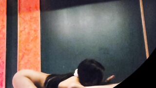 洗浴会所偷拍 隔壁房间模特身材美女技师给熟客提供特殊性爱服务2