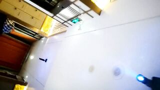 大众浴室大神男扮女装一路游走偷拍 众多的美女少妇洗澡换衣服