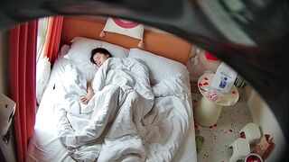 八月最新精品酒店偷拍 布置浪漫现场庆祝一周年庆祝结束 温柔良家型小姐姐被男友狠操两次21