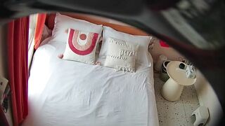 八月最新精品酒店偷拍 布置浪漫现场庆祝一周年庆祝结束 温柔良家型小姐姐被男友狠操两次6