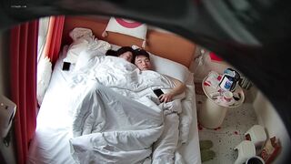 八月最新精品酒店偷拍 布置浪漫现场庆祝一周年庆祝结束 温柔良家型小姐姐被男友狠操两次7