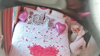 八月最新精品酒店偷拍 布置浪漫现场庆祝一周年庆祝结束 温柔良家型小姐姐被男友狠操两次16