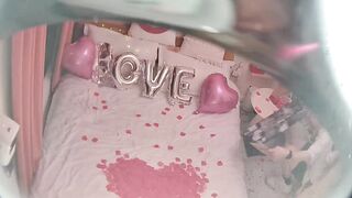 八月最新精品酒店偷拍 布置浪漫现场庆祝一周年庆祝结束 温柔良家型小姐姐被男友狠操两次17