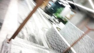 八月最新流出女偷拍客 潜入某高校附近温泉洗浴会所更衣室浴池偷拍几个好身材学妹更衣沐浴戏水