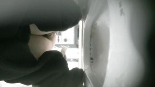 CC大神酒店女厕全景偷拍11位美女❤️各种美鲍鱼完美展示21