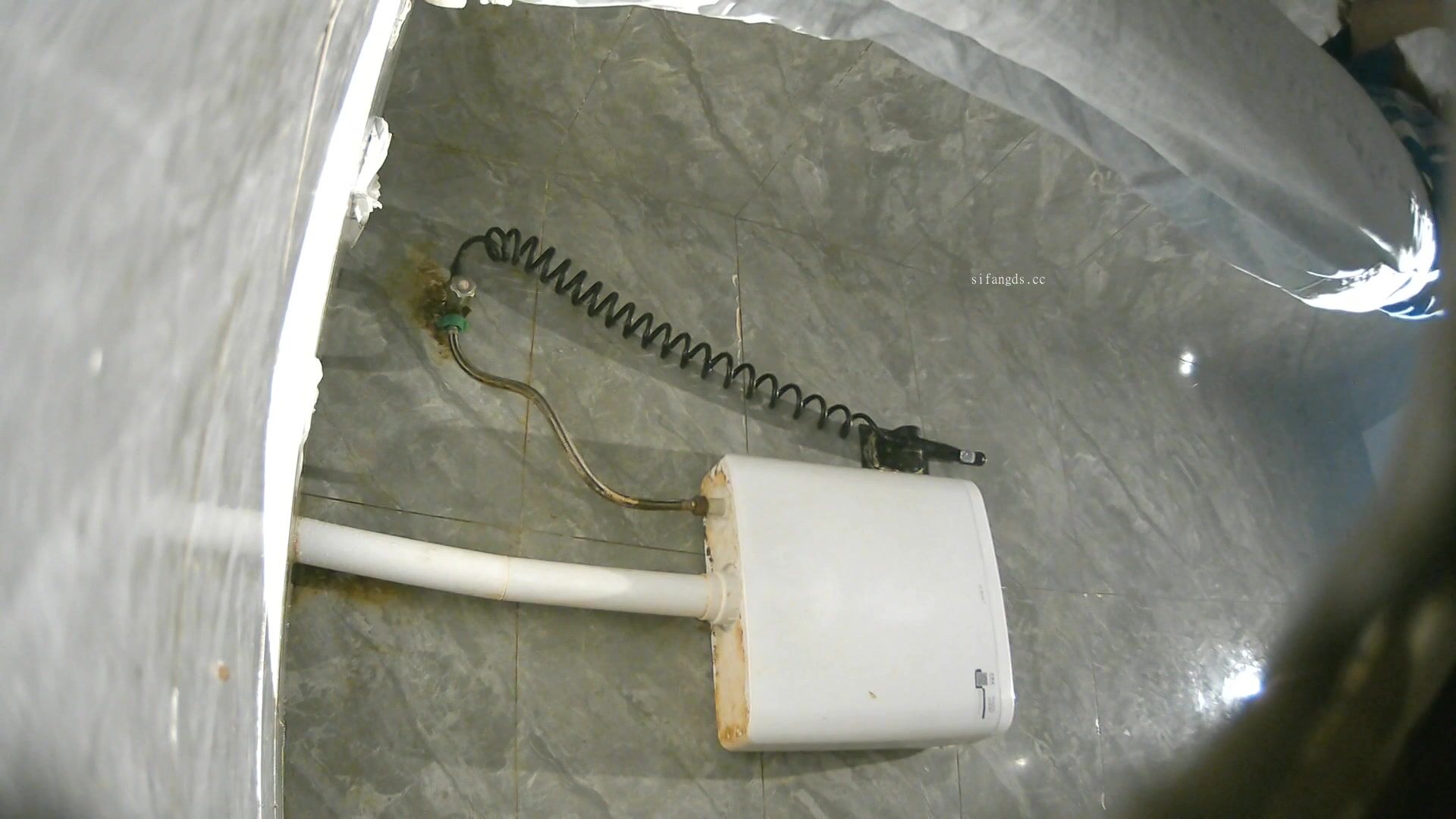 大神潜入KTV女厕全景偷拍20位美女嘘嘘❤️还有几位女神级的少妇人美B嫩4