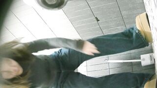 CC大神酒店女厕全景偷拍11位美女❤️各种美鲍鱼完美展示29