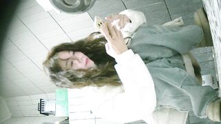 CC大神酒店女厕全景偷拍11位美女 各种美鲍鱼完美展示