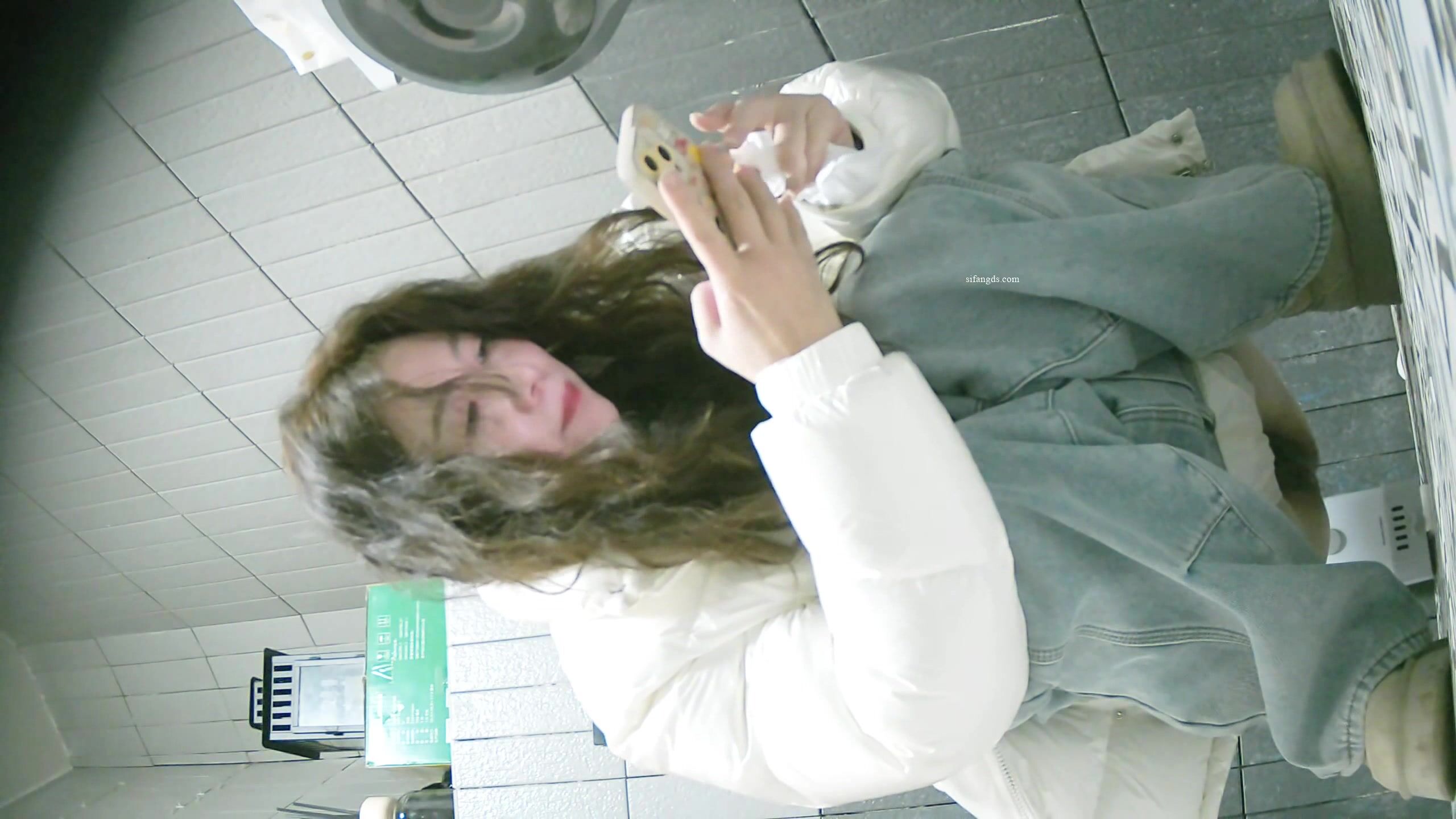 CC大神酒店女厕全景偷拍11位美女 各种美鲍鱼完美展示