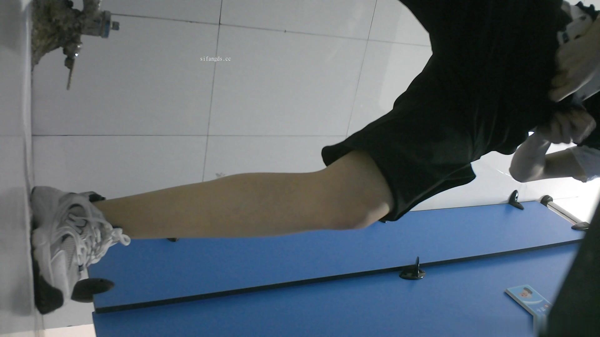 大神潜入商场女厕全景偷拍14位高颜值美女嘘嘘❤️人美B嫩002