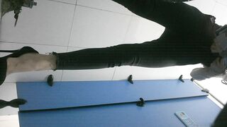 大神潜入商场女厕全景偷拍14位高颜值美女嘘嘘❤️人美B嫩07