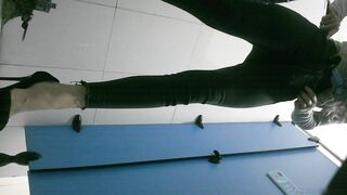 大神潜入商场女厕全景偷拍14位高颜值美女嘘嘘❤️人美B嫩07