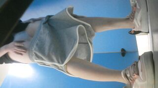 大神潜入商场女厕全景偷拍14位高颜值美女嘘嘘❤️人美B嫩3