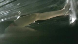 大神潜入KTV女厕偷拍多位极品少妇嘘嘘 竟然还有一对在里面打炮的情侣