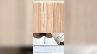 大神潜入办公楼女厕近距离抄底偷拍 5位美女同事的极品嫩鲍鱼