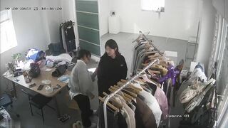【破解攝像頭】服裝店模特換衣拍照片搞宣傳