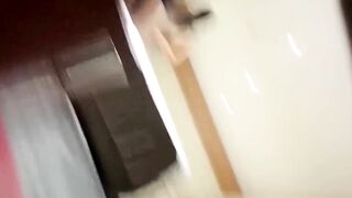 洗浴会所内部员工包内偷放 设备更衣室四处摆放偷拍浴客更衣几个好身材靓妹