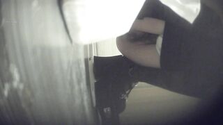 大神潜入高档餐厅女厕全景偷拍多位高颜值美女 人美B更美