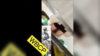 大神潜入火锅店女厕全景偷拍众多的小姐姐 各种极品鲍鱼完美呈现3