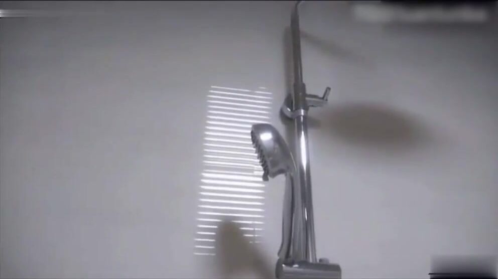 探访按摩店 按摩店操逼，叫了一位红衣少妇，狂打飞机爽翻天，怼着骚逼就是一顿狂操