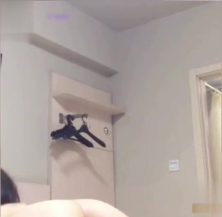 【某某门事件】第579弹 安徽职业学院熟女老师 刘庆玲 性爱视频流出 酒店身穿制服遭金主爆操中出